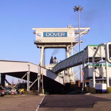 Le port de Douvres installe des bornes EES pour les passagers des autocars, des tablettes pour les voitures