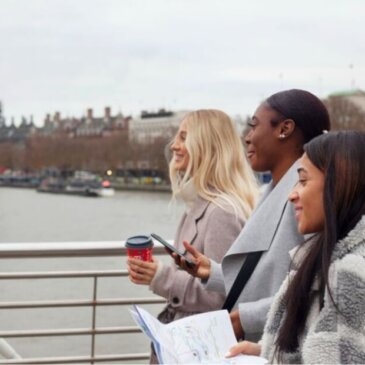 Les demandes de visa d’étudiant au Royaume-Uni continuent de baisser en raison des changements de politique